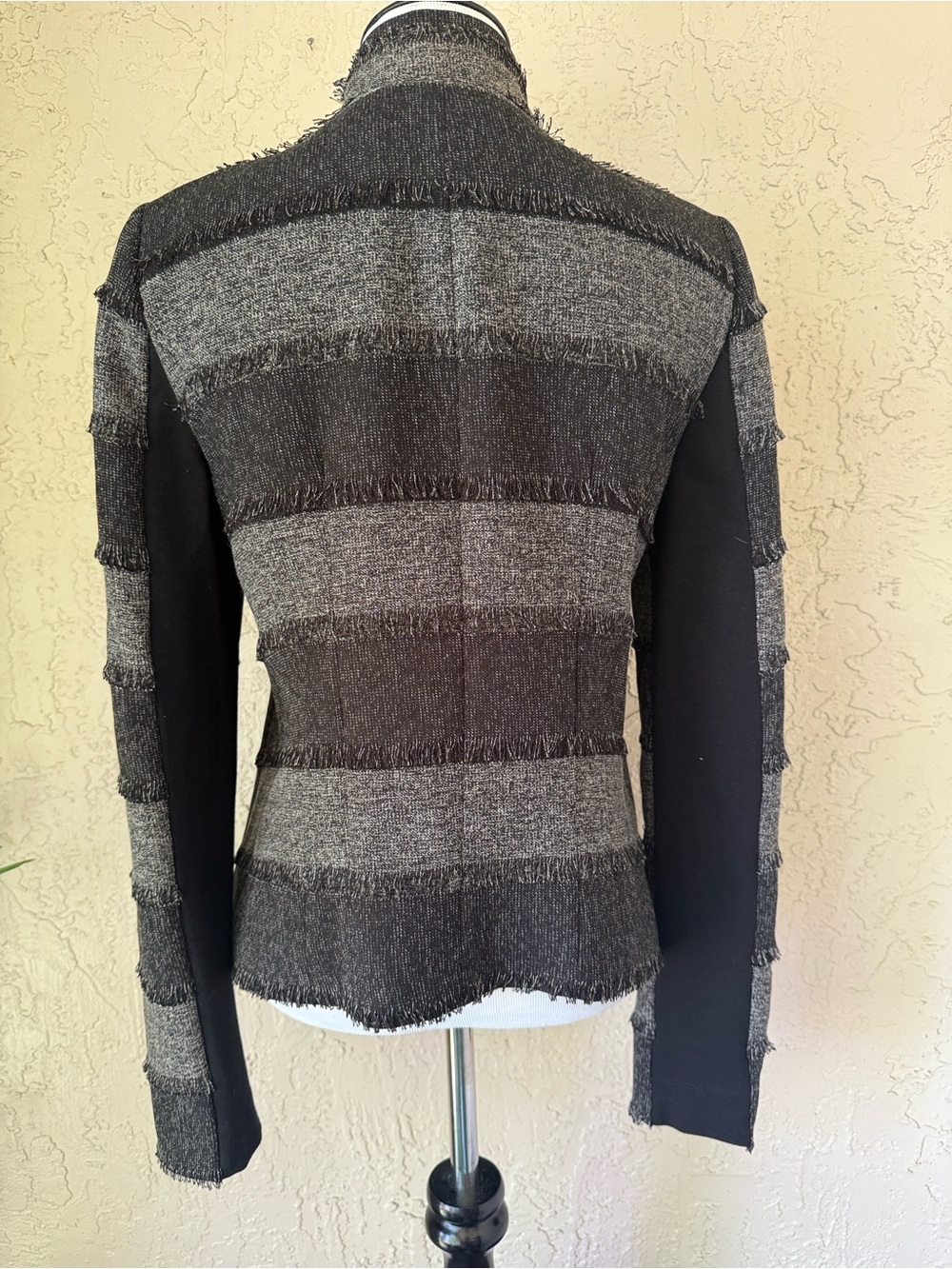 BCBGMaxAzria Gray and Black Striped Open-Front jacket. - Picture 4 of 10